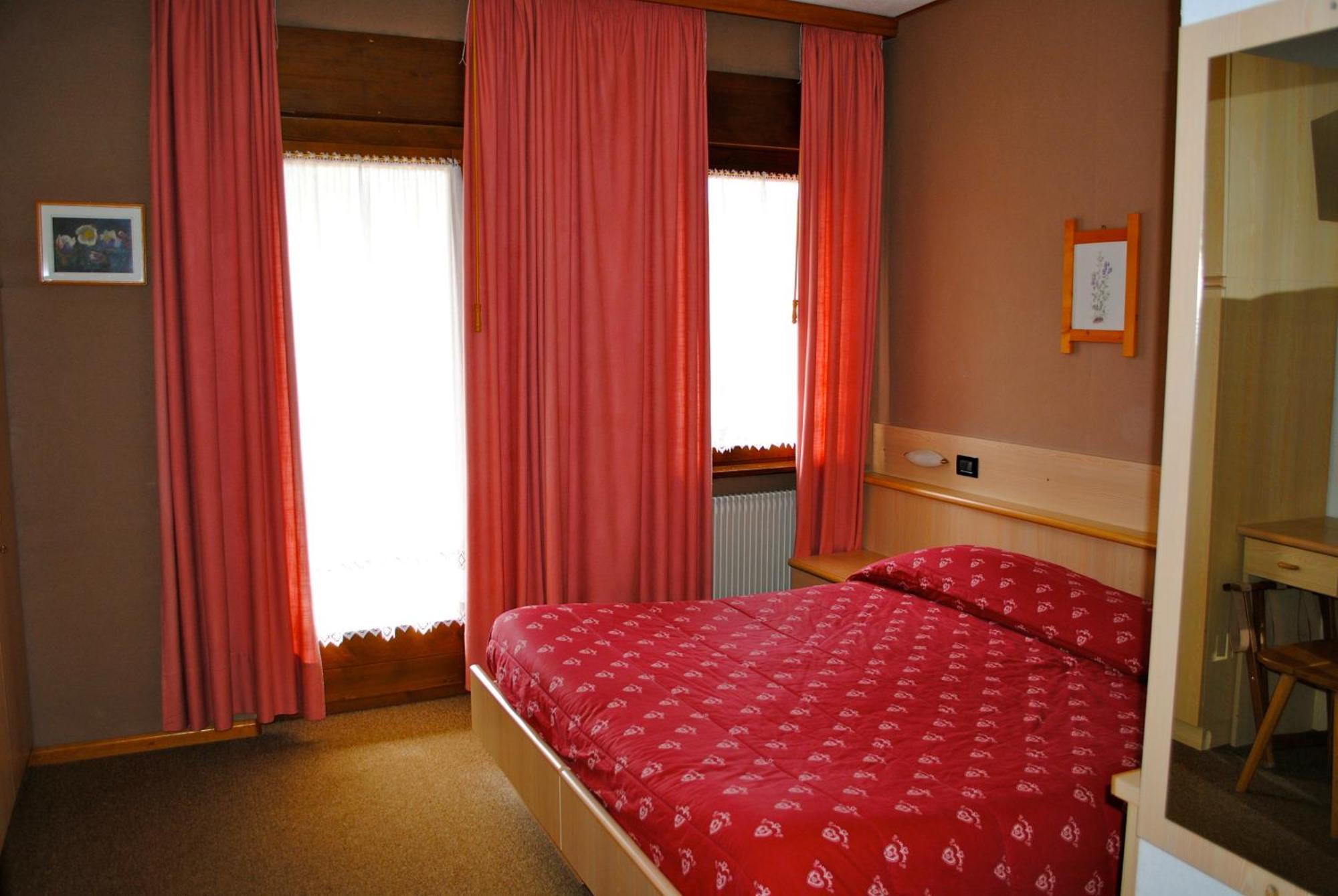 Albergo Venezia Passo Rolle Camera foto