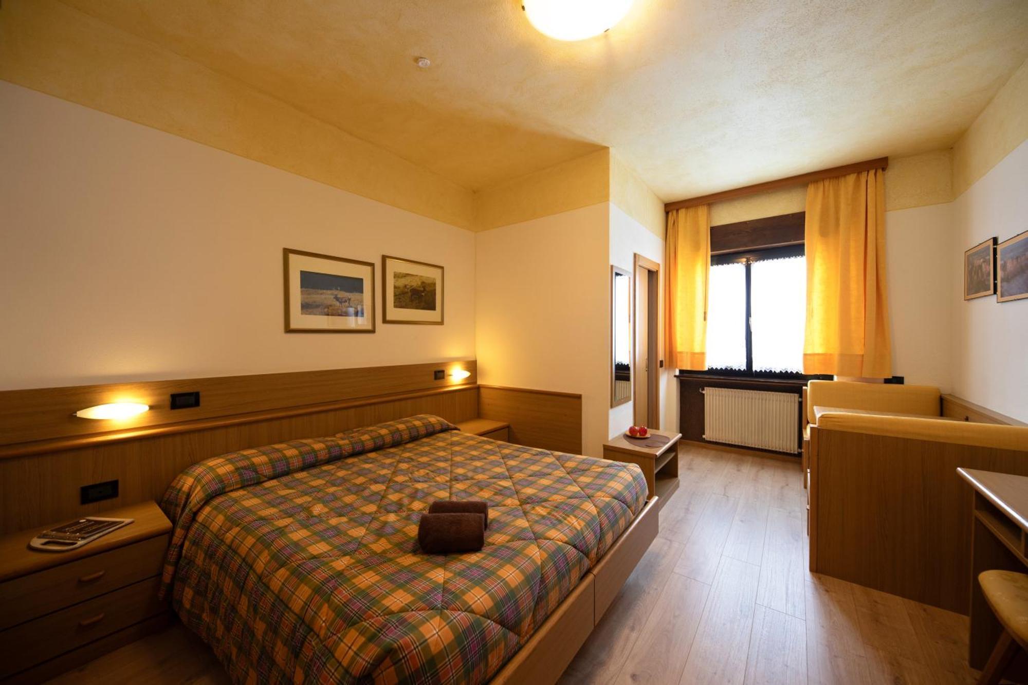 Albergo Venezia Passo Rolle Esterno foto