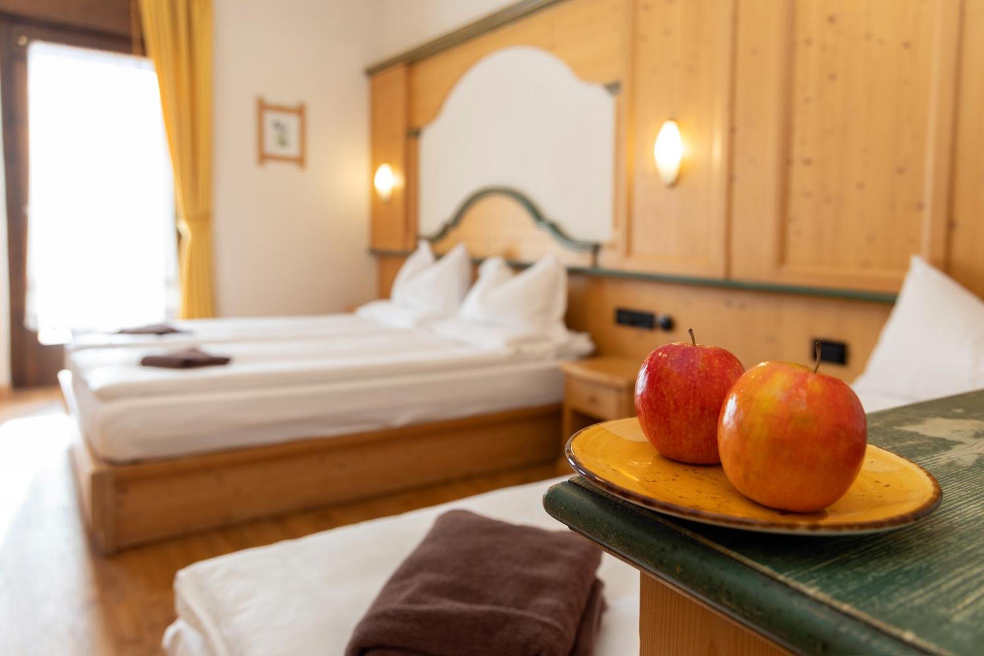 Albergo Venezia Passo Rolle Esterno foto