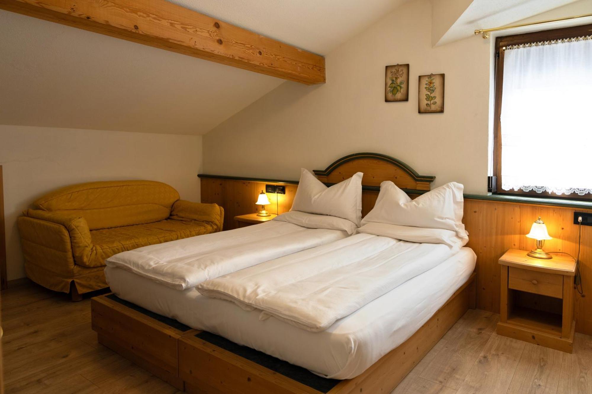 Albergo Venezia Passo Rolle Esterno foto
