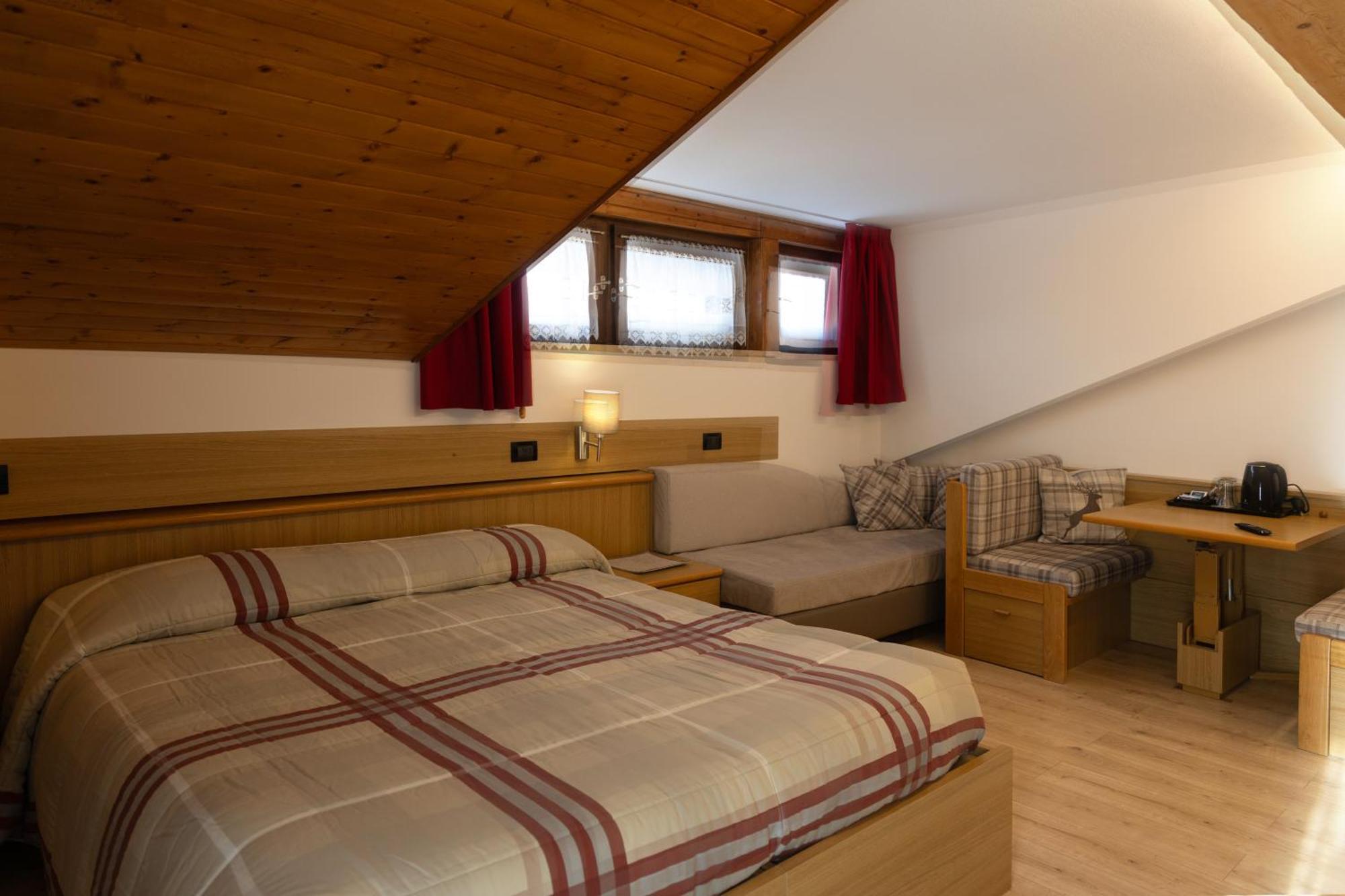 Albergo Venezia Passo Rolle Esterno foto