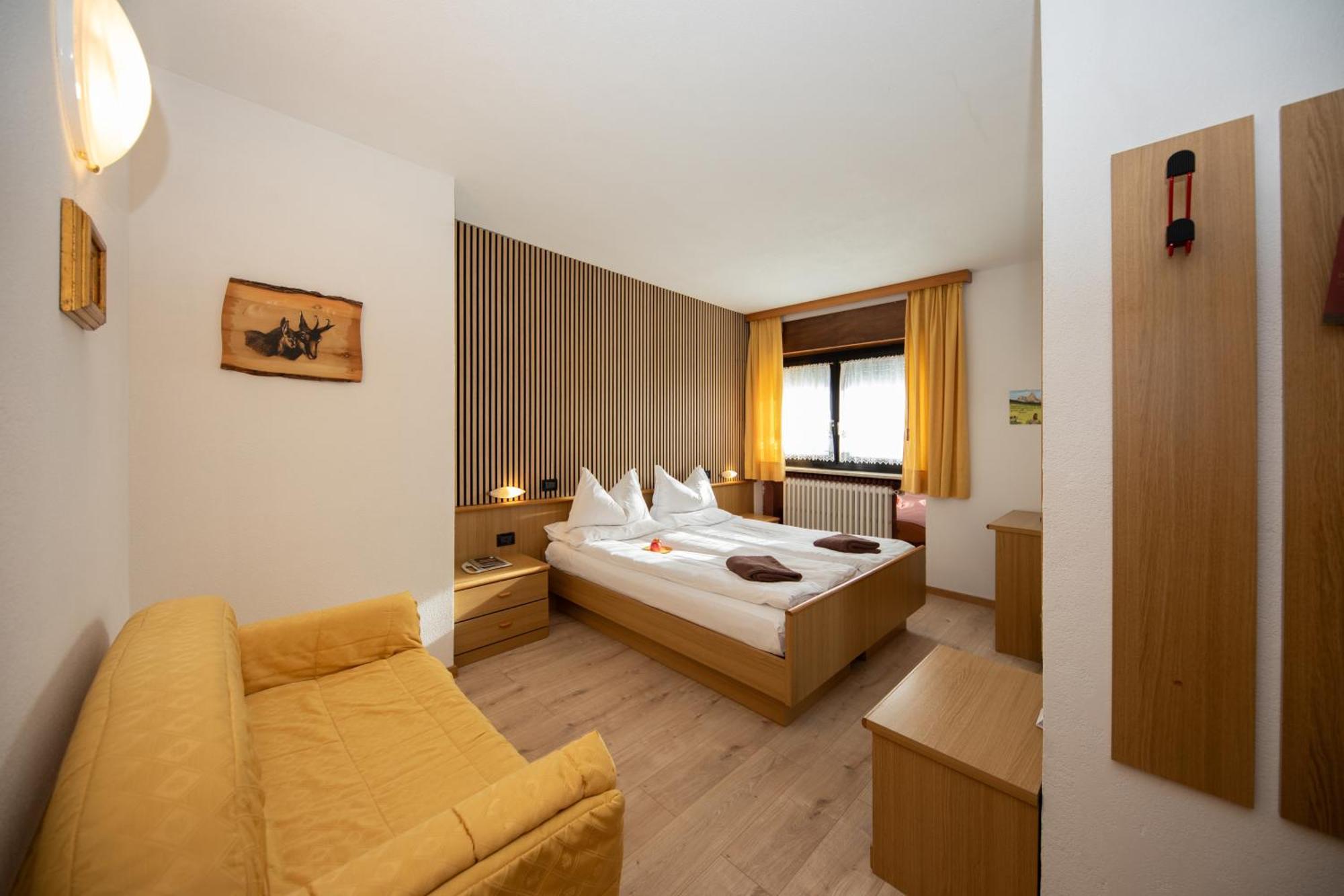 Albergo Venezia Passo Rolle Esterno foto