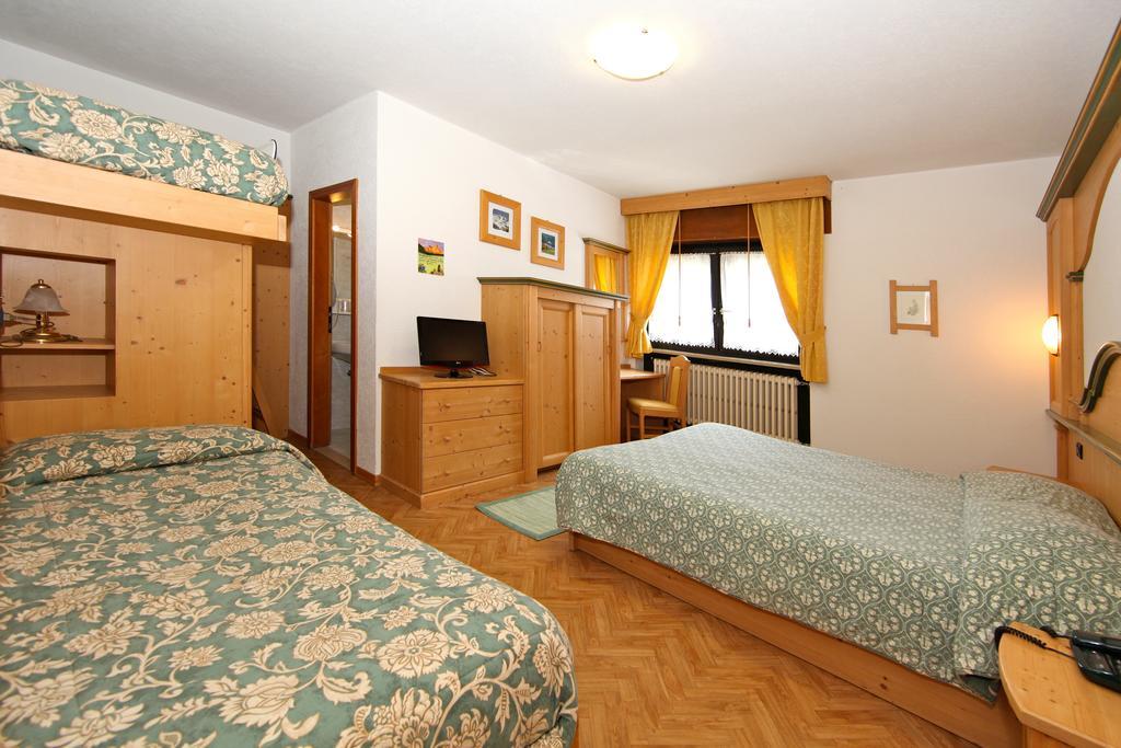 Albergo Venezia Passo Rolle Esterno foto