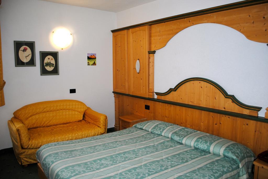 Albergo Venezia Passo Rolle Camera foto