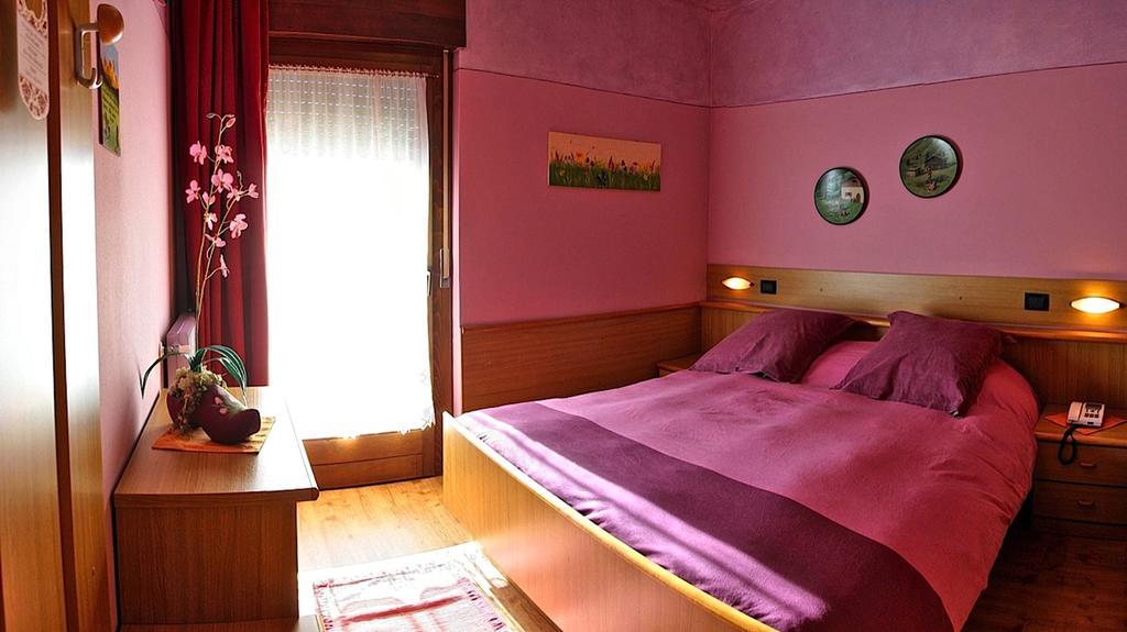Albergo Venezia Passo Rolle Camera foto