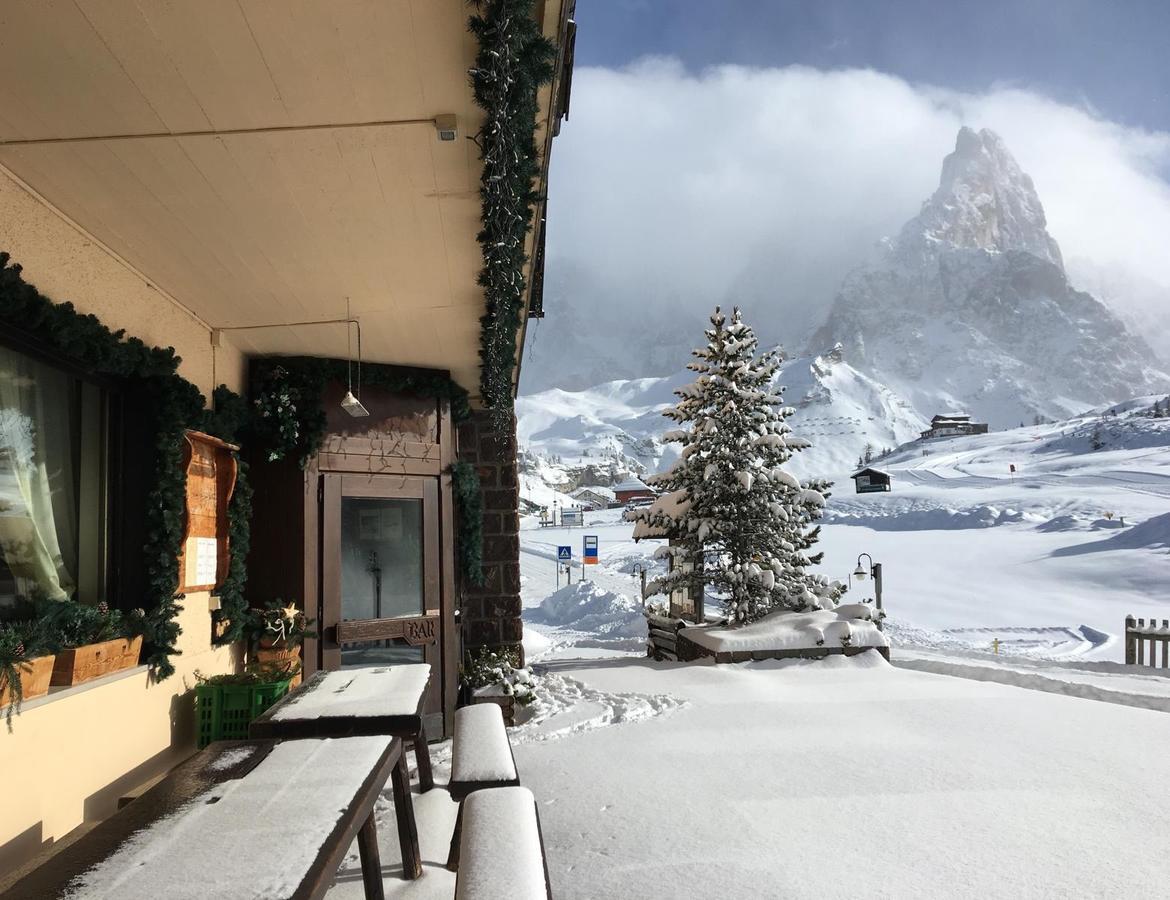 Albergo Venezia Passo Rolle Esterno foto