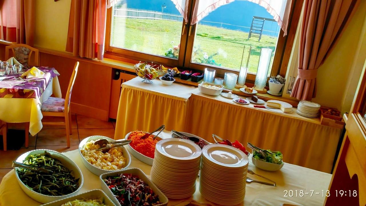 Albergo Venezia Passo Rolle Esterno foto