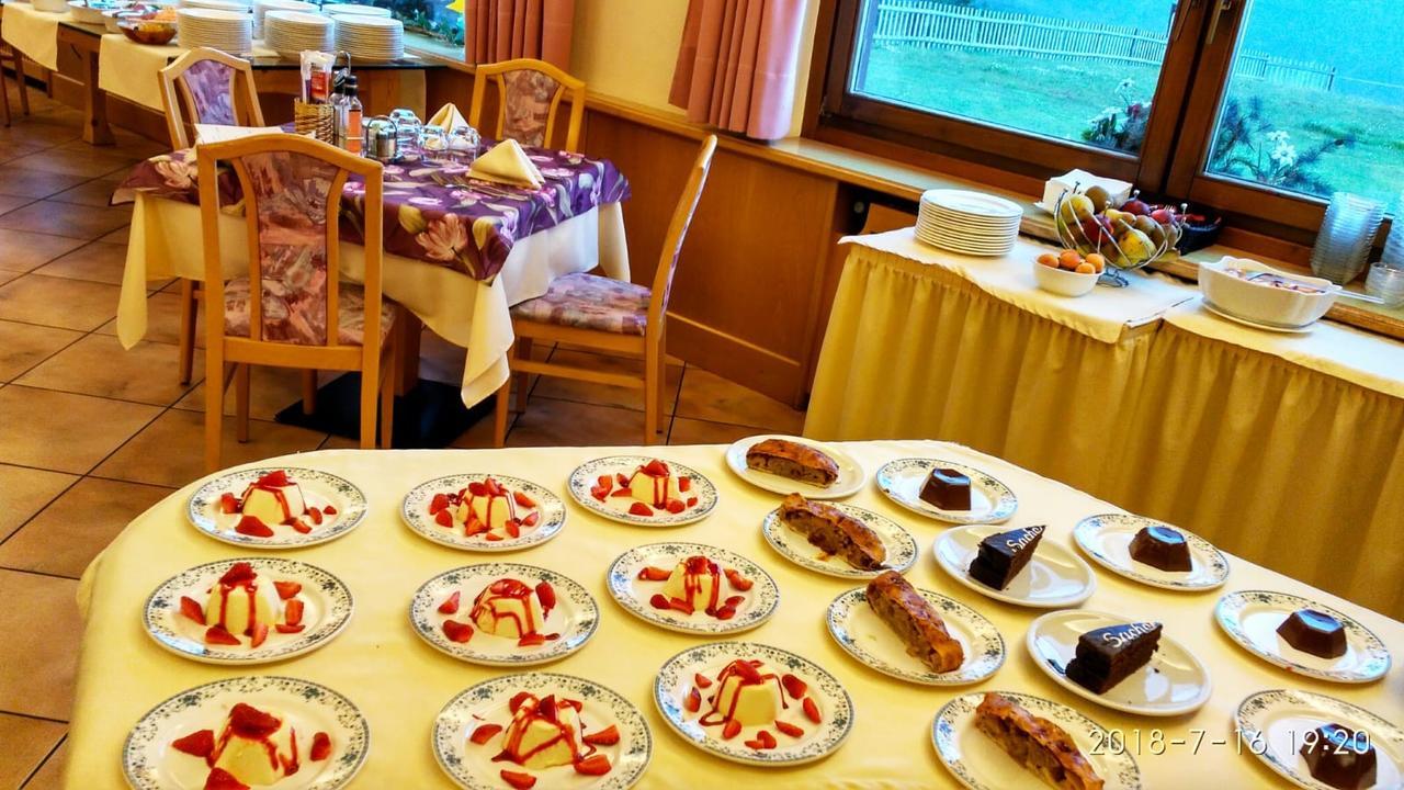 Albergo Venezia Passo Rolle Esterno foto
